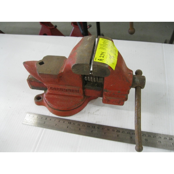SWIVEL BENCH VISE