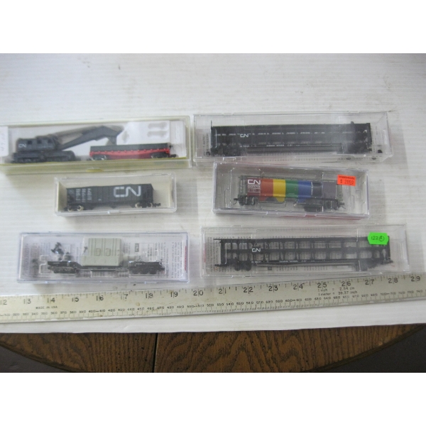 6 N SCALE TRAIN CARS