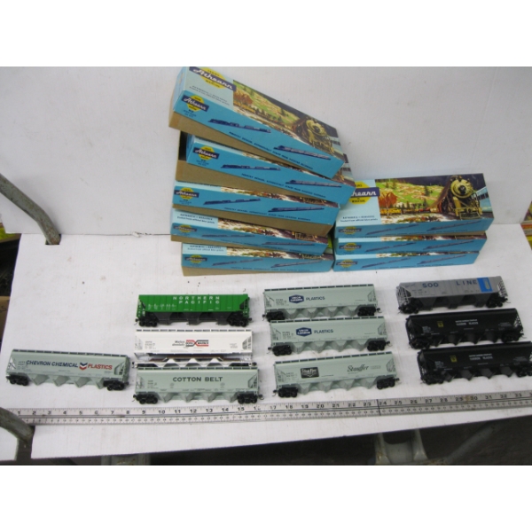 10 LARGER TRAIN CARS