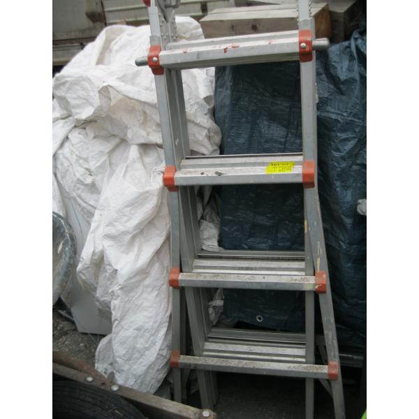 MULTI ADJUSTABLE LITTLE GIANT LADDER