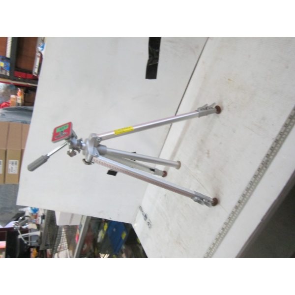 CAMERA TRIPOD