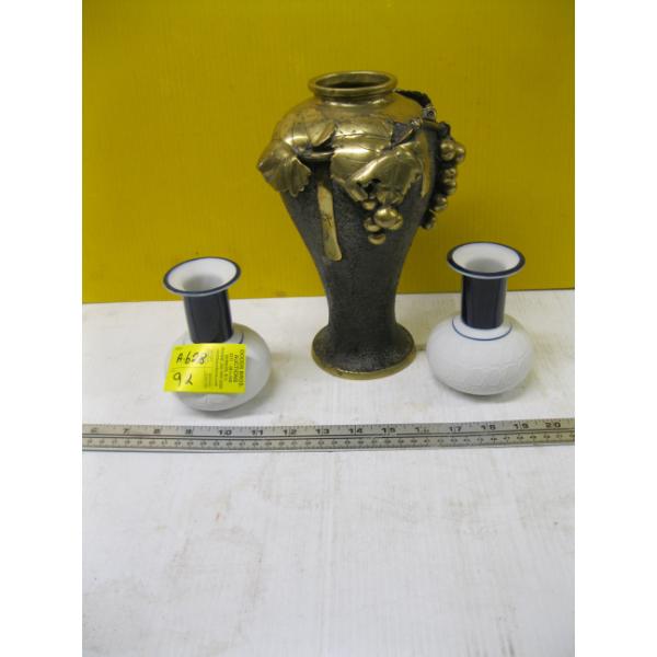 DECORATIVE BRASS VASE & PAIR OF ITALIAN SM. WHITE & BLUE MCM VASES
