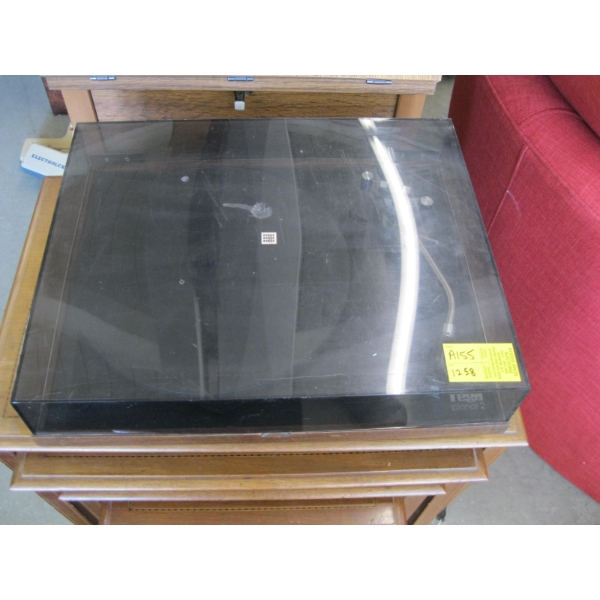 VINTAGE REGA PLANAR 2 TURNTABLE