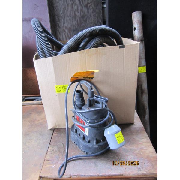 MONARCH INDUSTRIES WATER PUMP & BOX OF WATER PUMP HOSE