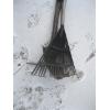 Image 2 : BUNDLE OF RAKES & SHOVEL