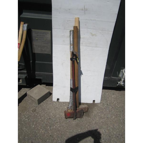 BUNDLE OF SPLITTING MAULS & CROWBAR