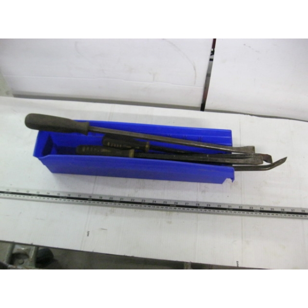 PRYBARS 