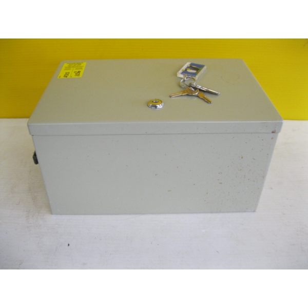 METAL LOCKBOX - LID NEEDS SOLDERING