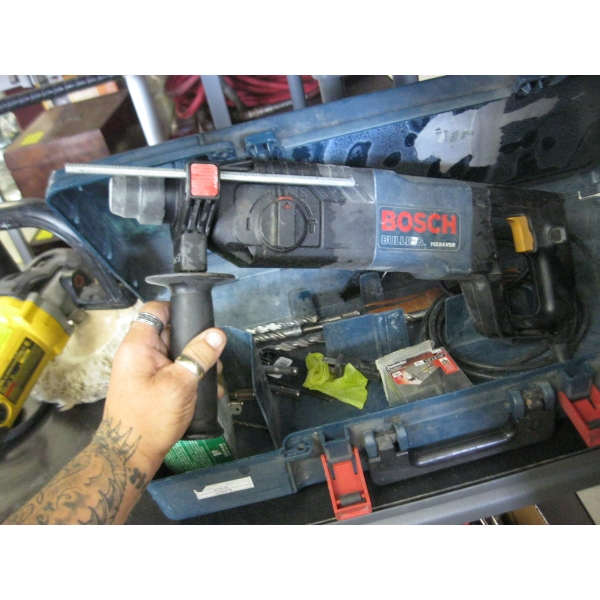 BOSCH HAMMER DRILL IN CASE