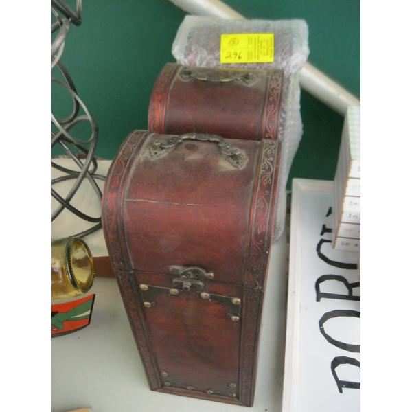 3 WINE BOTTLE CASES