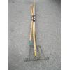 Image 1 : BUNDLE OF GARDEN TOOLS