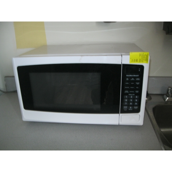 HAMILTON BEACH MICROWAVE OVEN
