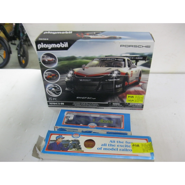 2 HO GUAGE TRAIN CARS & PLAY MOBILE 35 PIECE CAR KIT