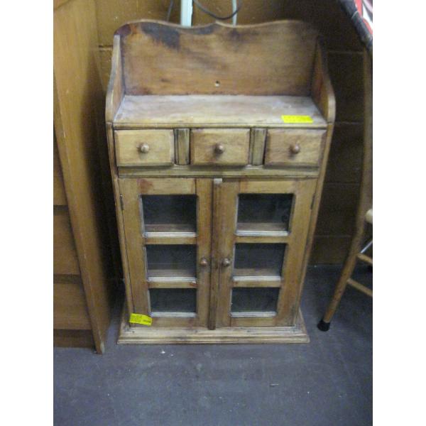 SM. 3 DRAWER WALL MOUNT CABINET W/GLASS DOORS