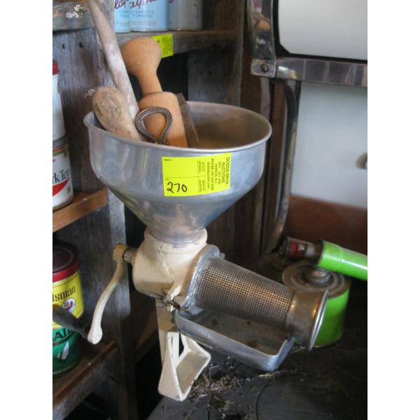 HAND CRANK JUICER & ASST. ACCESS.
