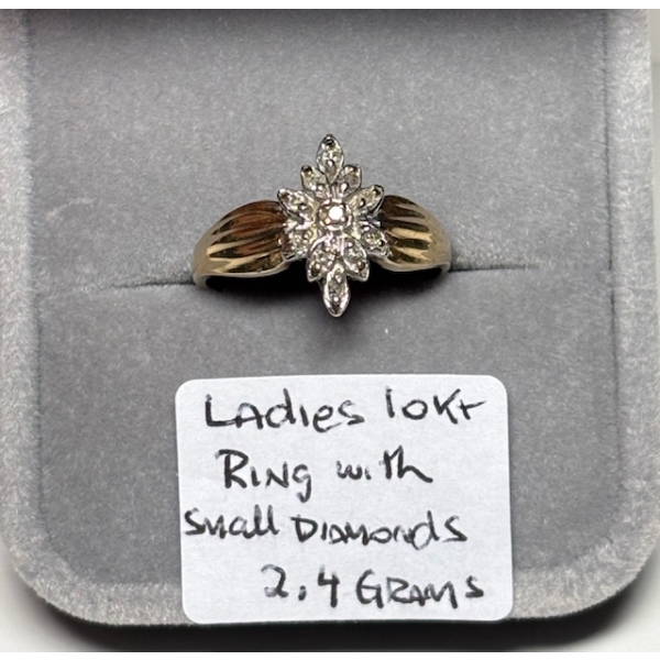 LADIES 10KT RING W/SM. DIAMONDS, 2.4G, SZ 7 1/4