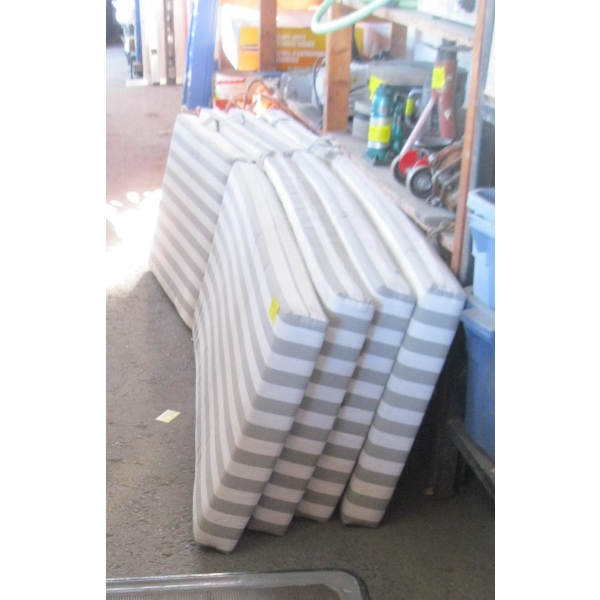 4 LOUNGE CHAIR CUSHIONS