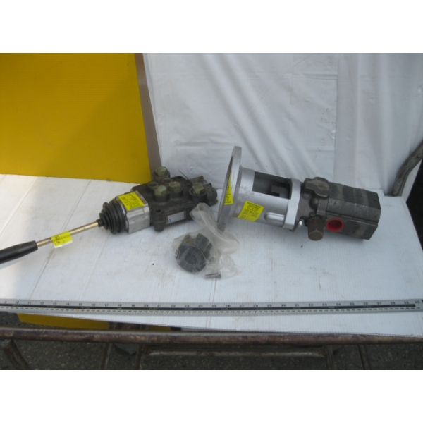 SINGLE LEVER HYDRAULIC MONOBLOCK DIRECTIONAL CONTROL VALVE JOYSTICK & HADLDX PUMP