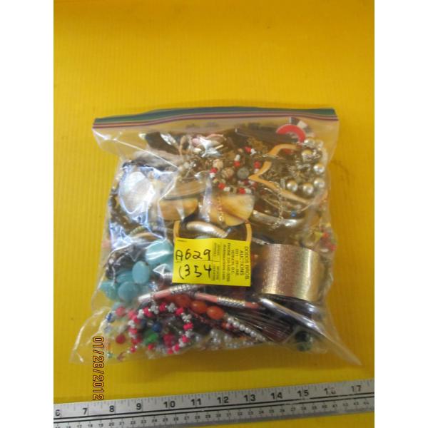 BAG OF COSTUME JEWELLERY