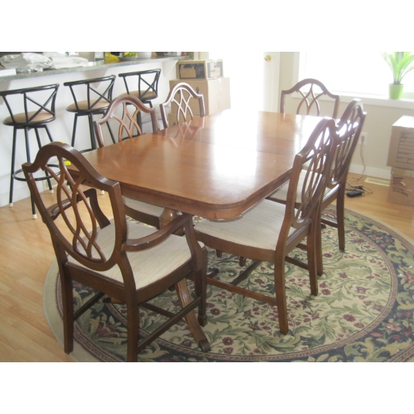 DUNCAN PHYFE MAHOGANY DINING TABLE W/6 HARDBACK CHAIRS
