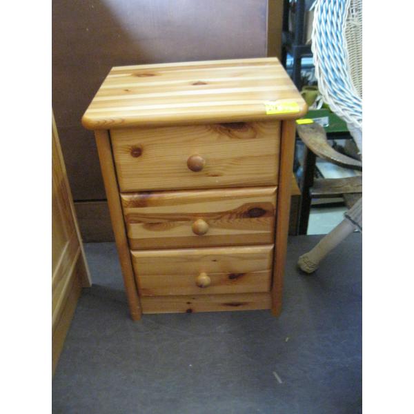 3 DRAWER PINE NIGHTSTAND
