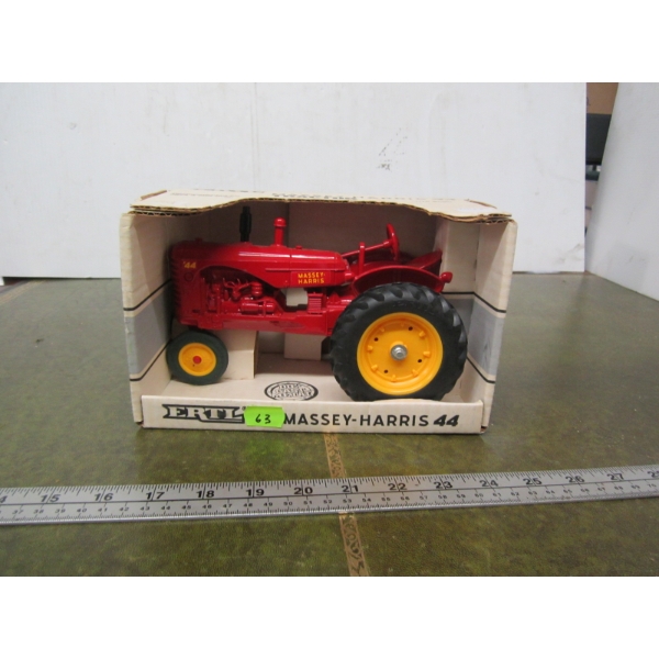 MASSEY HARRIS 44 DIECAST TRACTOR