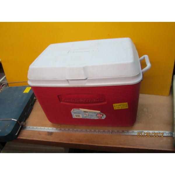 RED RUBBER MAID COOLER