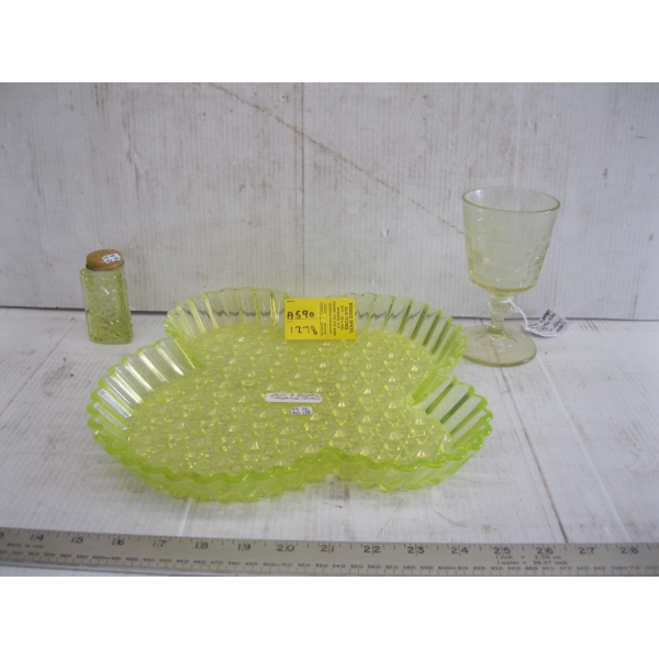 VASELINE GLASS SERVING TRAY