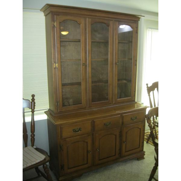 VILAS MAPLE LG. CHINA CABINET