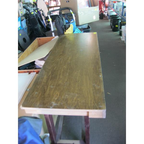 WOODEN WORK BENCH
