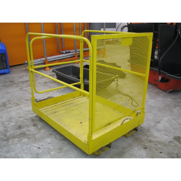 FORKLIFT ARIAL PLATFORM BY ULINE, 36"X48"