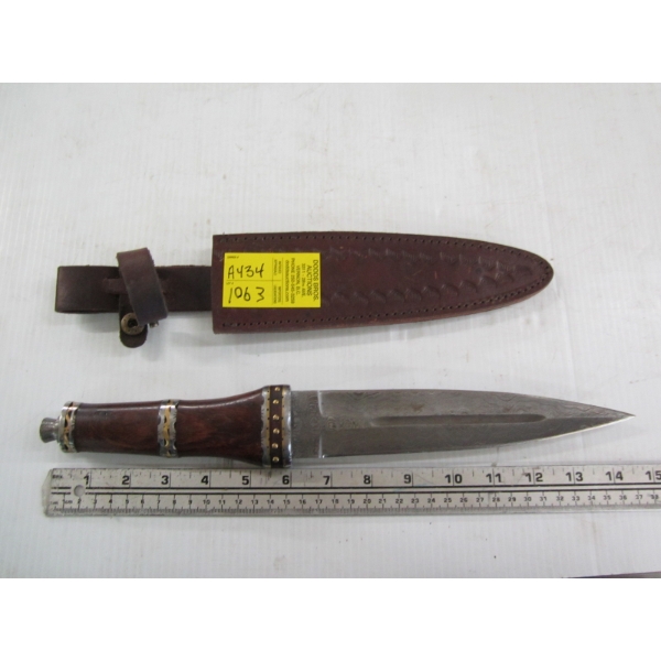 DAGGER STYLE WOOD HANDLED KNIFE W/SHEATH