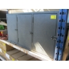 Image 3 : 3 DOOR METAL CABINET