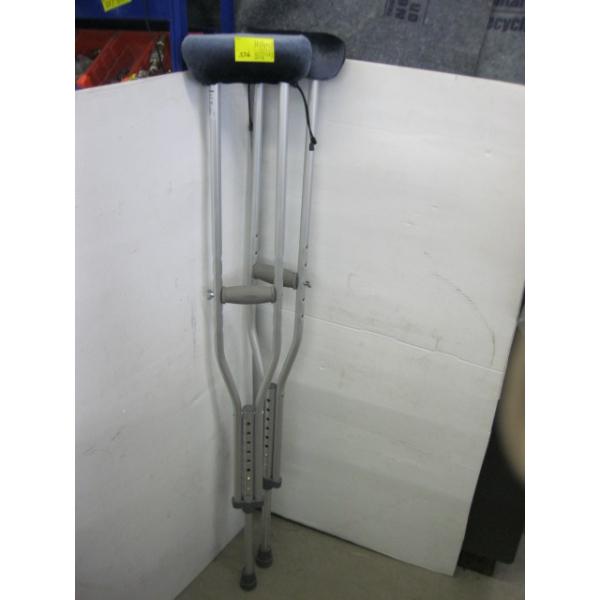 PAIR OF CRUTCHES