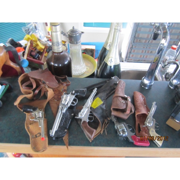 ASST. CAP GUNS W/HOLSTERS