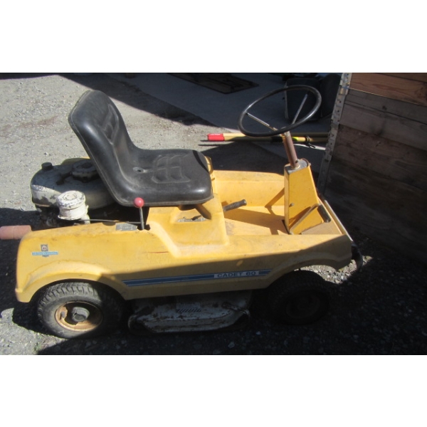 INTERNATIONAL CADET 60 VINTAGE MOWER - WAS RUNNING BUT NEEDS CARB CLEAN