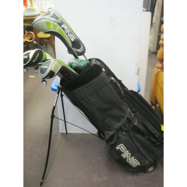 RIGHT HANDED PING GOLF CLUBS IN BLACK PING BAG