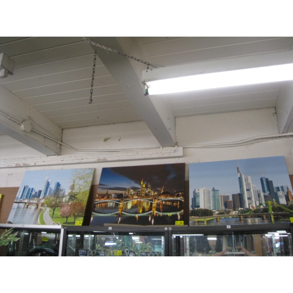 3 DIFFERENT CITY SCENES