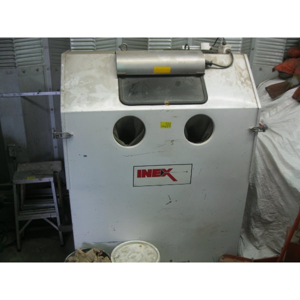 LG. INEX SANDBLASTING CABINET