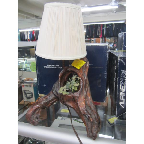 BURL/WOOD BASE TABLE LAMP