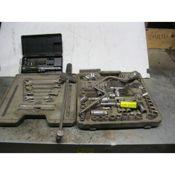 CRAFTSMAN PART TOOL CASE SET & A CRAFTSMAN SCREWDRIVER SET