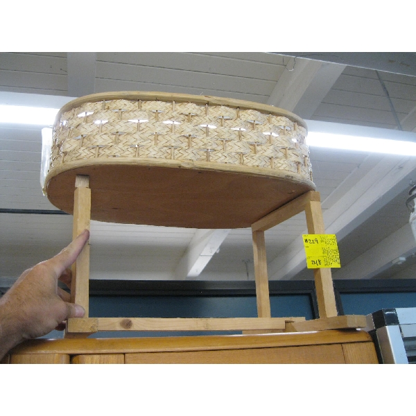 WICKER BASSINETTE