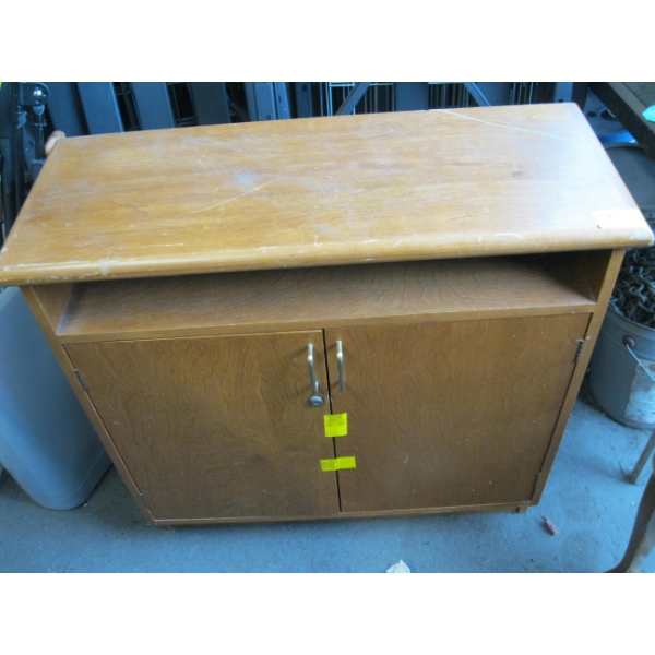 2 DOOR CABINET STAND