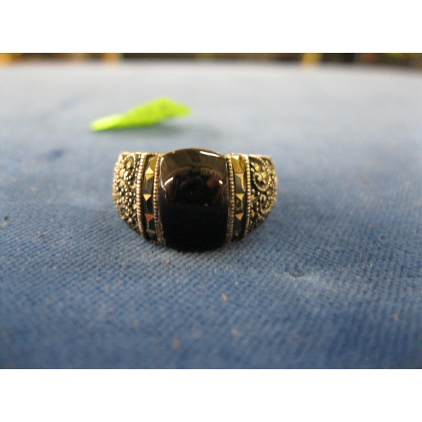 SILVER RING W/BLACK STONE, STAMPED .925, SZ 9