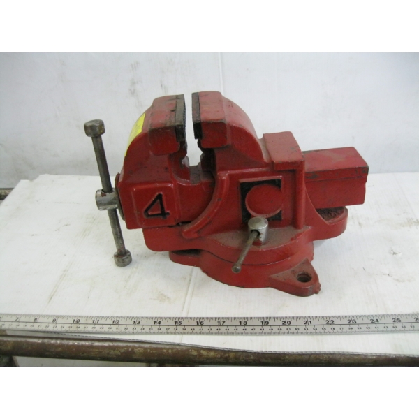 LG. 4" SWIVEL BENCH VISE