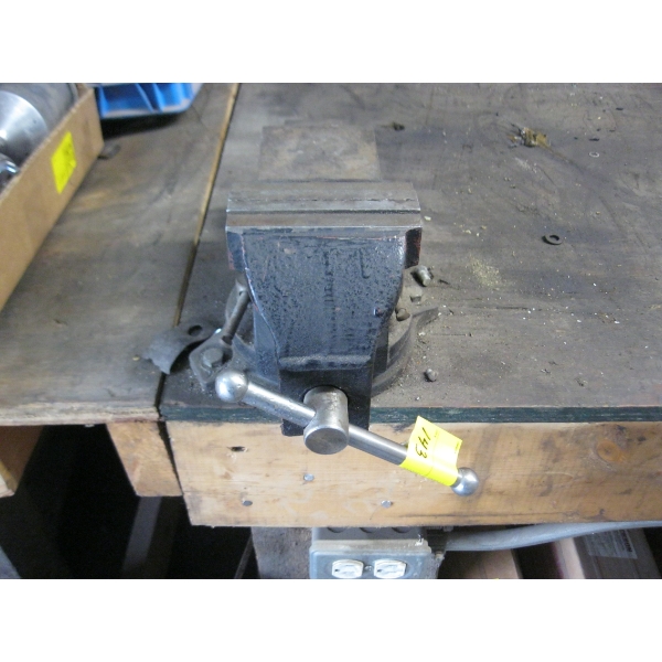 4" SWIVEL BENCH VISE