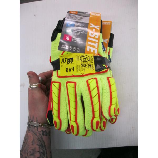 3 PAIR OF SZ. M GLOVES