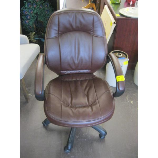 BROWN SWIVEL OFFICE CHAIR