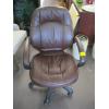 Image 1 : BROWN SWIVEL OFFICE CHAIR