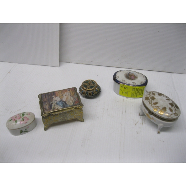 5 SM. LIDDED CONTAINERS